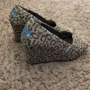 Toms wedges